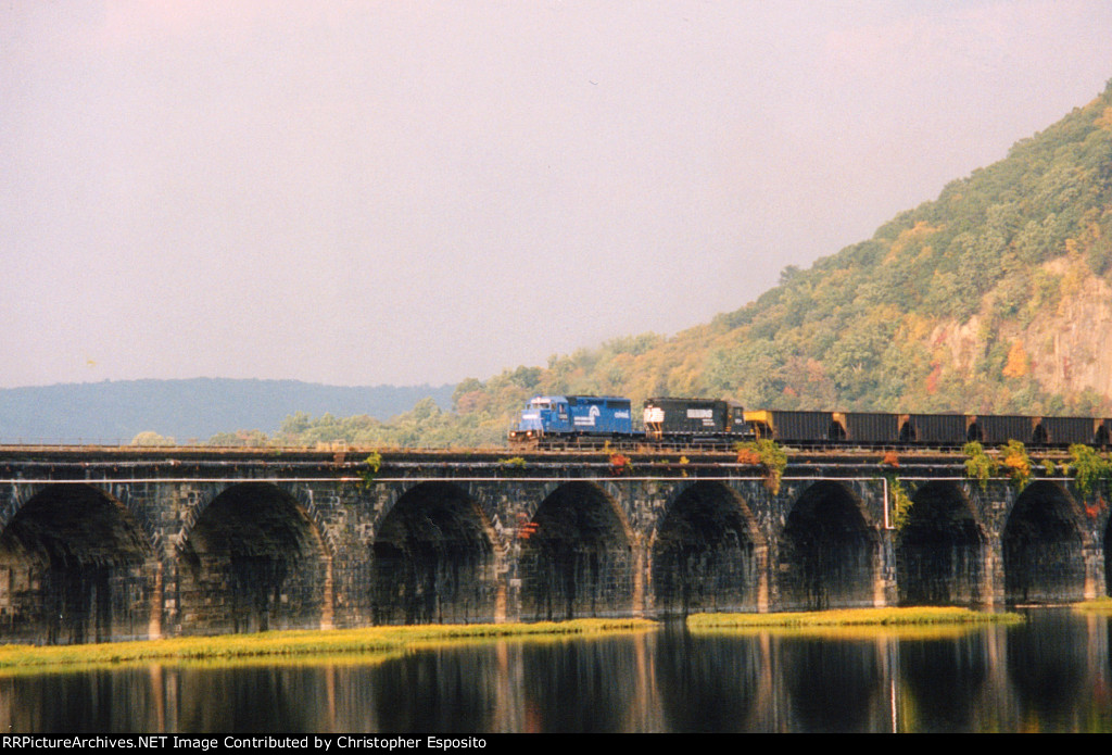 NS SD40-2 3365 &amp; 6104 cross the Rockville Bridge